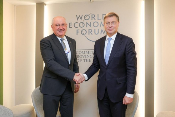 Alexandru Munteanu s-a întâlnit, la Davos, cu Comisarul UE pentru Economie și Productivitate, Implementare și Simplificare