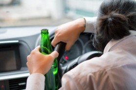 Tânără de 23 de ani, prinsă beată la volan în Chișinău: alcoolemie de câteva ori peste limită