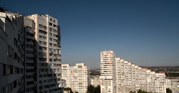 Analiză: Piața imobiliară din Republica Moldova, la minimum din ultimii 15 ani: tranzacțiile se prăbușesc, ipotecile cresc