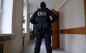 Permis de conducere „aranjat” contra 2.000 de euro. Un bărbat din Florești, reținut de CNA