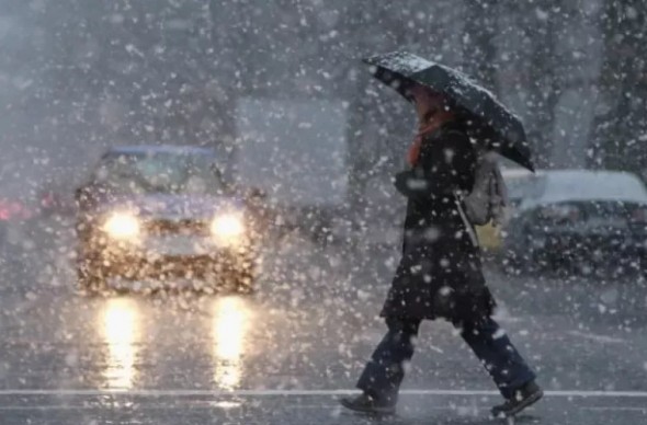 Prognoza meteo: de la ceață și ploi torențiale la ninsori abundente și ger de -10°C