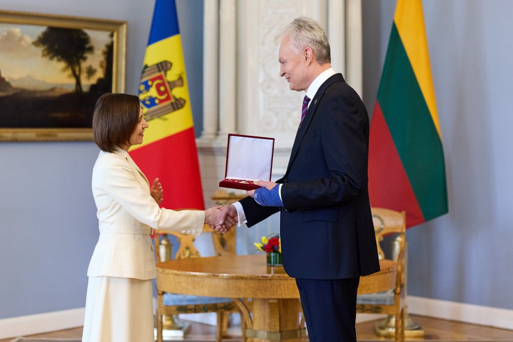 Maia Sandu i-a conferit președintelui Lituaniei „Ordinul Republicii”