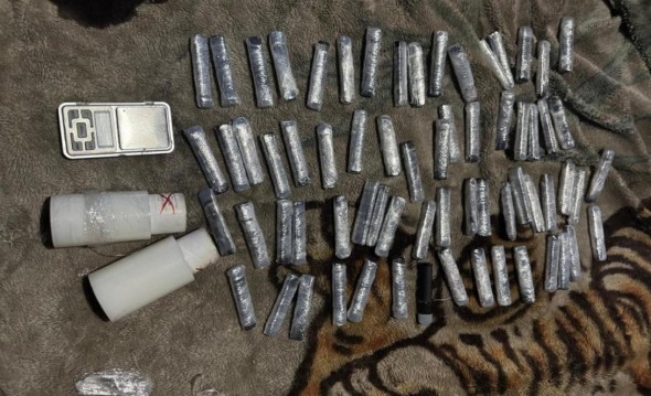 Percheziții și rețineri în nord: peste 100 de țigări electronice cu ulei de cannabis, ridicate