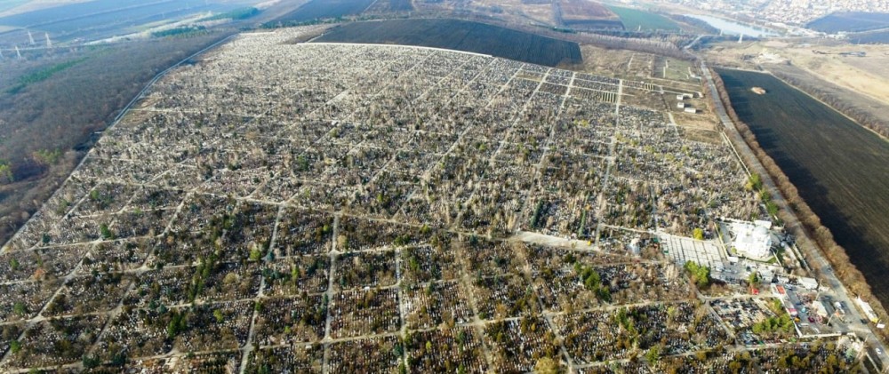 Cimitirul „Sfântul Lazăr” mai are locuri de înhumare pentru câțiva ani