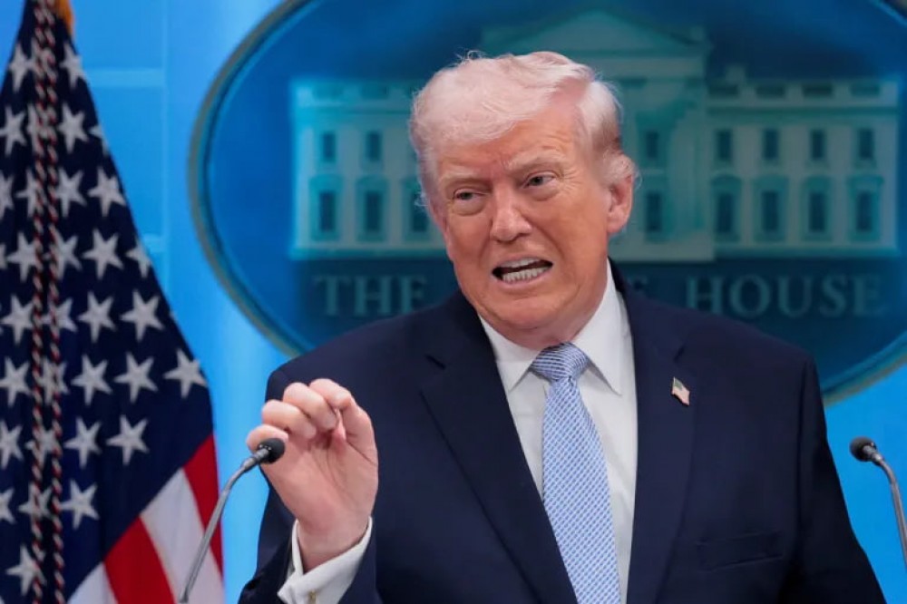 Trump amenință Iranul cu „ștergerea de pe fața Pământului”