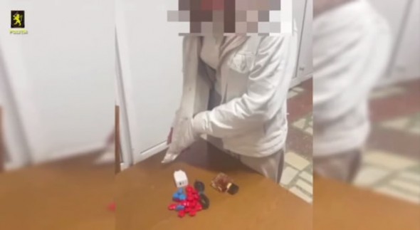 Tânără de 19 ani, reținută în flagrant pentru distribuirea drogurilor în Capitală
