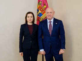 Maia Sandu s-a întâlnit cu senatorul american Mark Kelly
