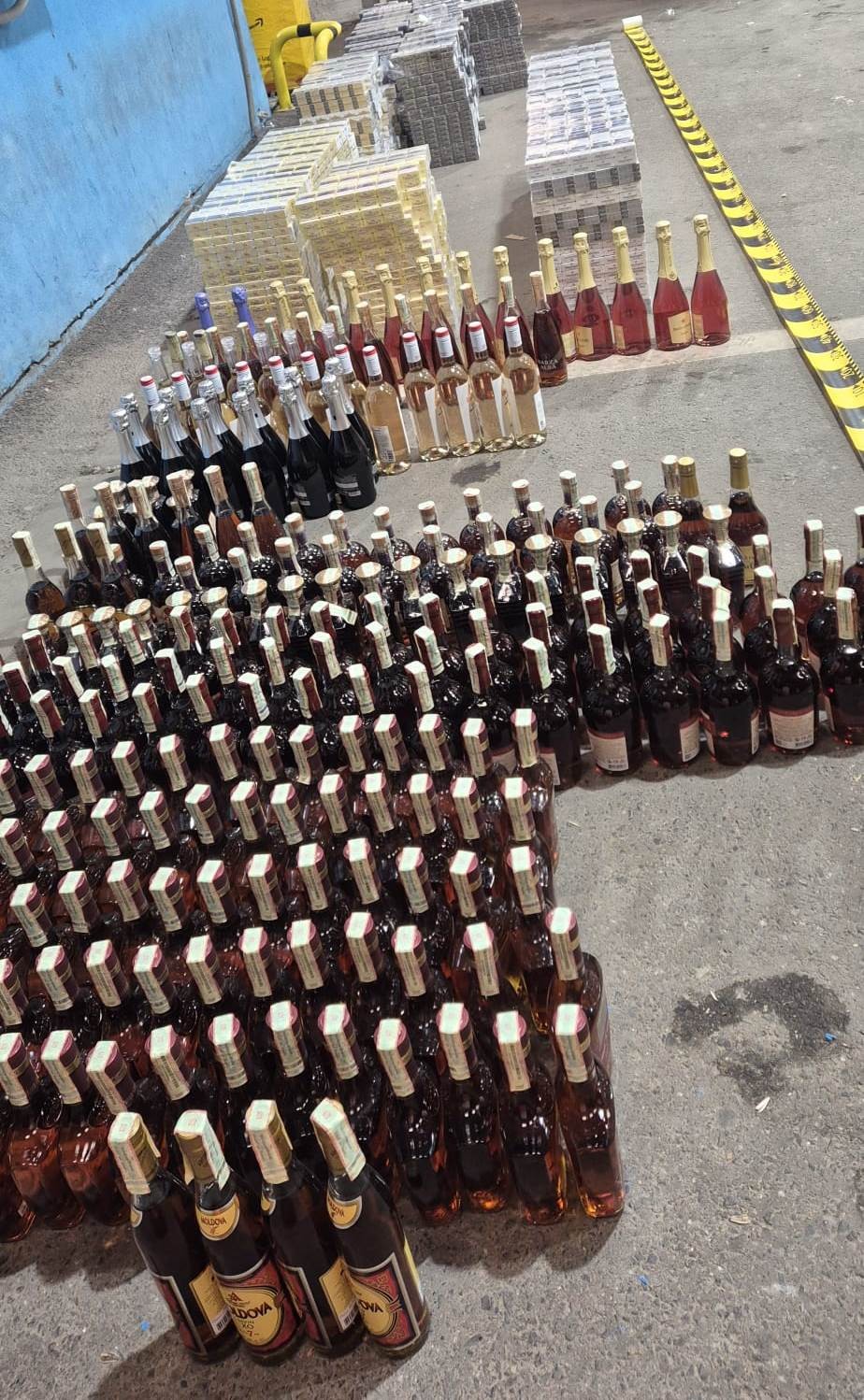 Contrabandă sub paravanul coletelor: rețea de trafic ilegal cu țigări, destructurată