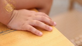 A abuzat sexual fiica concubinei în vârstă de doar 5 ani, iar femeia tolera acțiunile ilegale ale făptuitorului