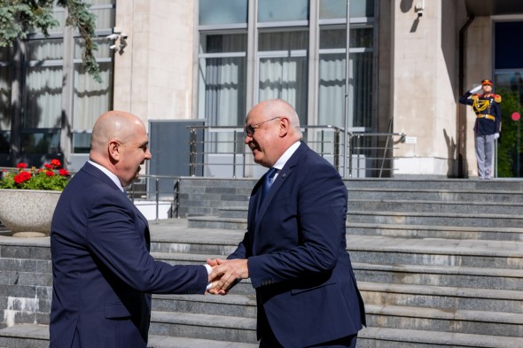 Alexandru Munteanu l-a primit la Chișinău pe Prim-ministrul României: Proiectele comune și reziliența regională, priorități ale cooperării bilaterale