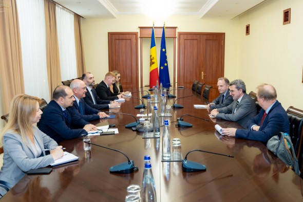 Alexandru Munteanu, în discuții cu delegația Comisiei de Monitorizare a Adunării Parlamentare a Consiliului Europei