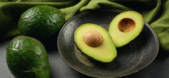 Avocado și tensiunea arterială: ce spun cercetările despre efectele acestui fruct asupra inimii
