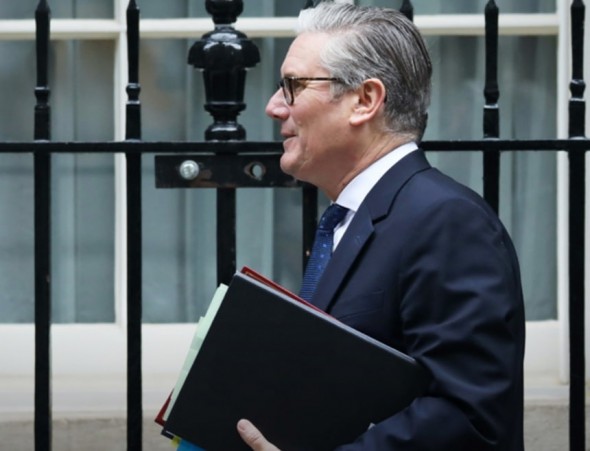 Cutremur politic la Londra: Premierul britanic se pregătește să demisioneze astăzi