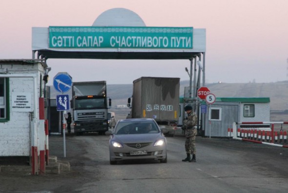 Kazahstanul își apără benzina de „turiștii ruși”. Măsurile luate de Astana