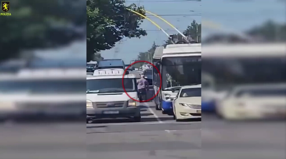 Copii folosiți drept „momeală" în trafic: șase persoane depistate la Botanica, cerșind printre mașini