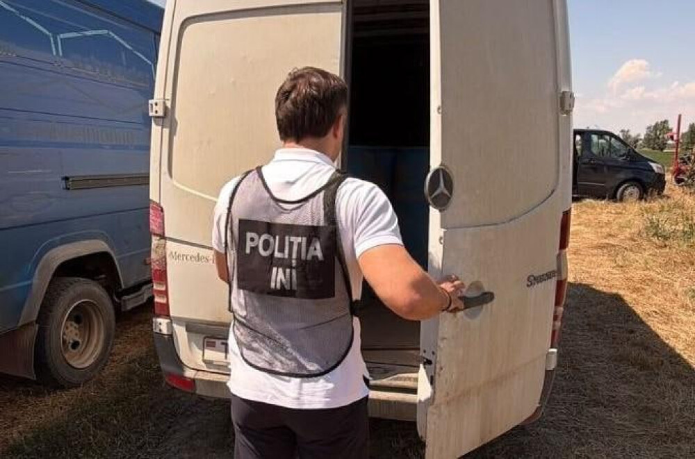Cinci bărbați, reținuți în timp ce vindeau ilegal 5 tone de alcool etilic adus din stânga Nistrului