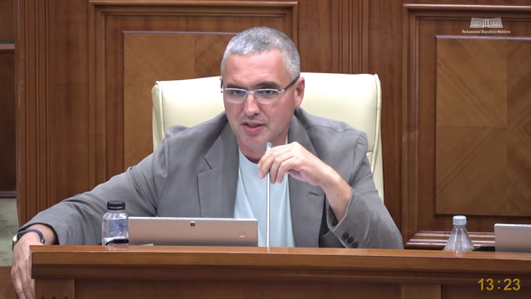 Renato Usatîi merge la procurorii din UE cu probe despre implicarea unor oficiali moldoveni în rețelele de fraudă