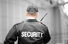 Un agent de pază din Chișinău, condamnat la ani grei de închisoare pentru rele tratamente aplicate asupra a două persoane