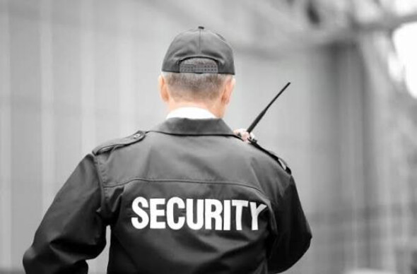 Un agent de pază din Chișinău, condamnat la ani grei de închisoare pentru rele tratamente aplicate asupra a două persoane